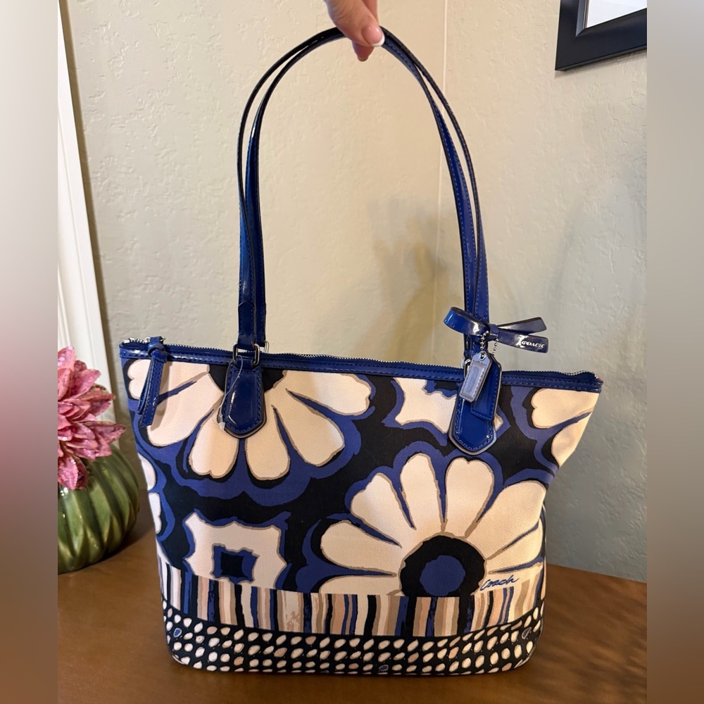 Coach Poppy Floral Navy and Cream Tote Bag